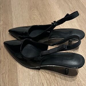 A Classy Chic Boutique Glossy Black Heels